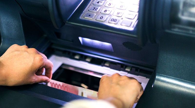 Apakah Bisa Setor Tunai Beda ATM? Begini Penjelasannya. (Foto: Apakah Bisa Setor Tunai Beda ATM)