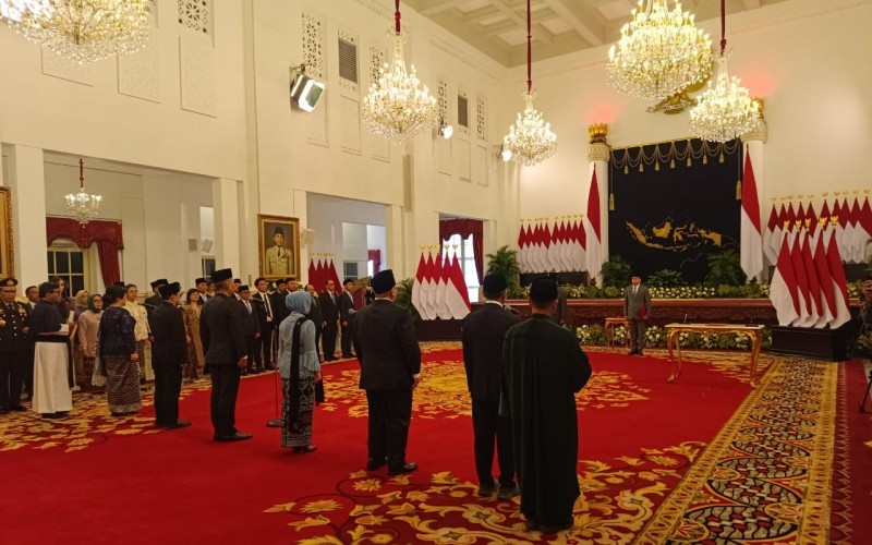 Presiden Prabowo Subianto resmi melantik Letnan Jenderal TNI (Purn) Nugroho Sulistyo Budi sebagai Kepala Badan Siber dan Sandi Negara atau BSSN.