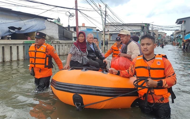 BPBD DKI Jakarta meminta warga yang bermukim di wilayah pesisir agar waspada terhadap banjir atau rob hingga pekan depan.