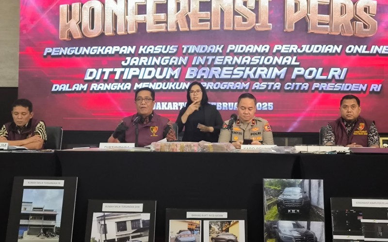 Polisi membongkar tindak pidana judi online jaringan internasional yang mempunyai pusat server di Eropa (Riana Rizkia/MPI)