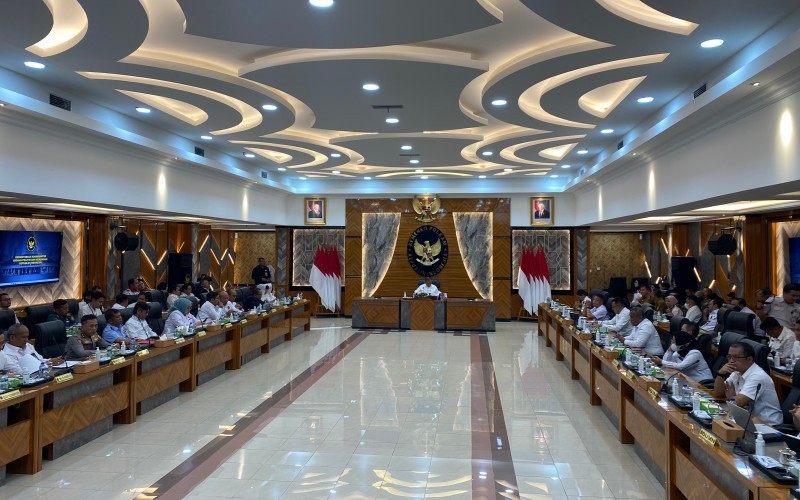 Kemenko Polkam menggelar rapat terbatas membahas kesiapan dalam menyambut ibadah Ramadan dan Idul Fitri 1446 Hijriyah.
