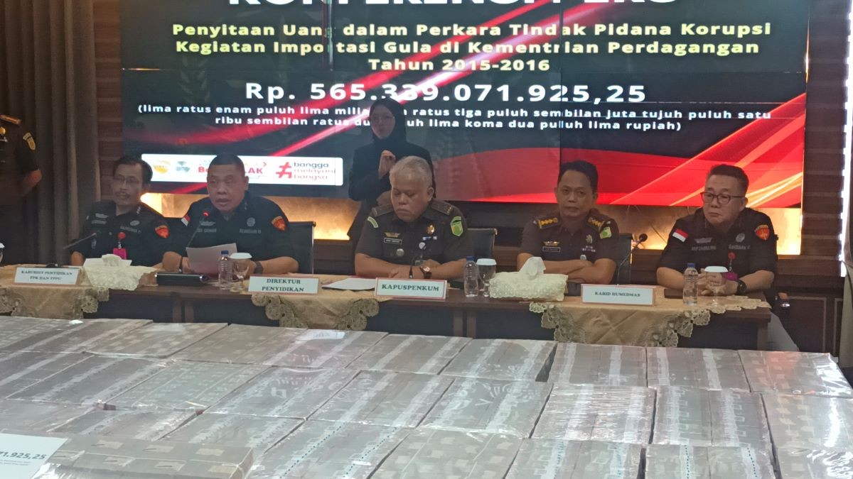 Kejagung Geledah Rumah Pengusaha Reza Chalid Terkait Korupsi Minyak Pertamina. (Foto: MNC Media)