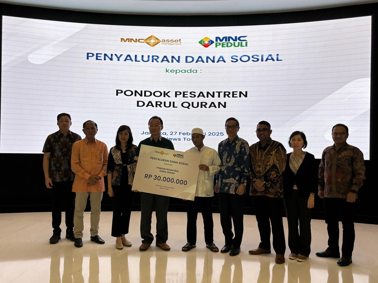 MNC Asset Salurkan Dana Sosial Rp300 Juta ke Tiga Lembaga Zakat dan Pesantren. (Foto Suparjo/MPI)