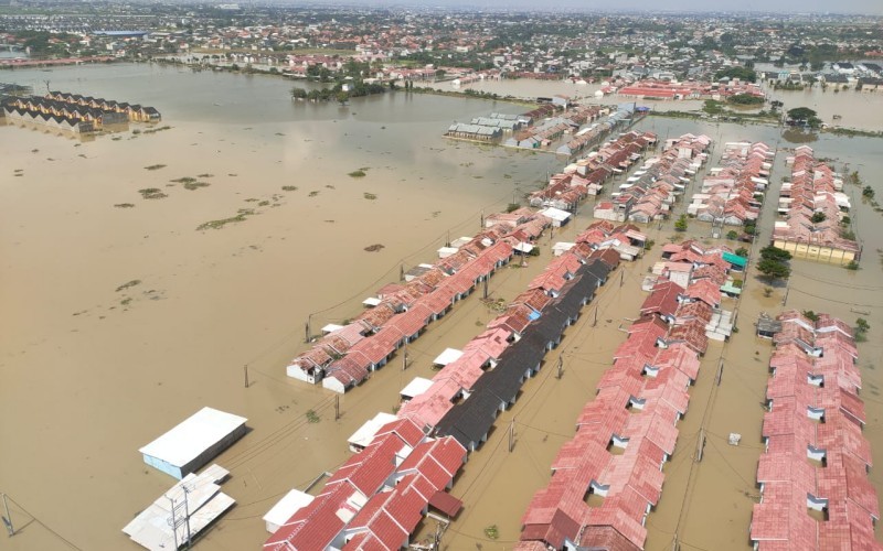 Rumah warga Babelan, Kabupaten Bekasi, Jawa Barat masih terendam banjir