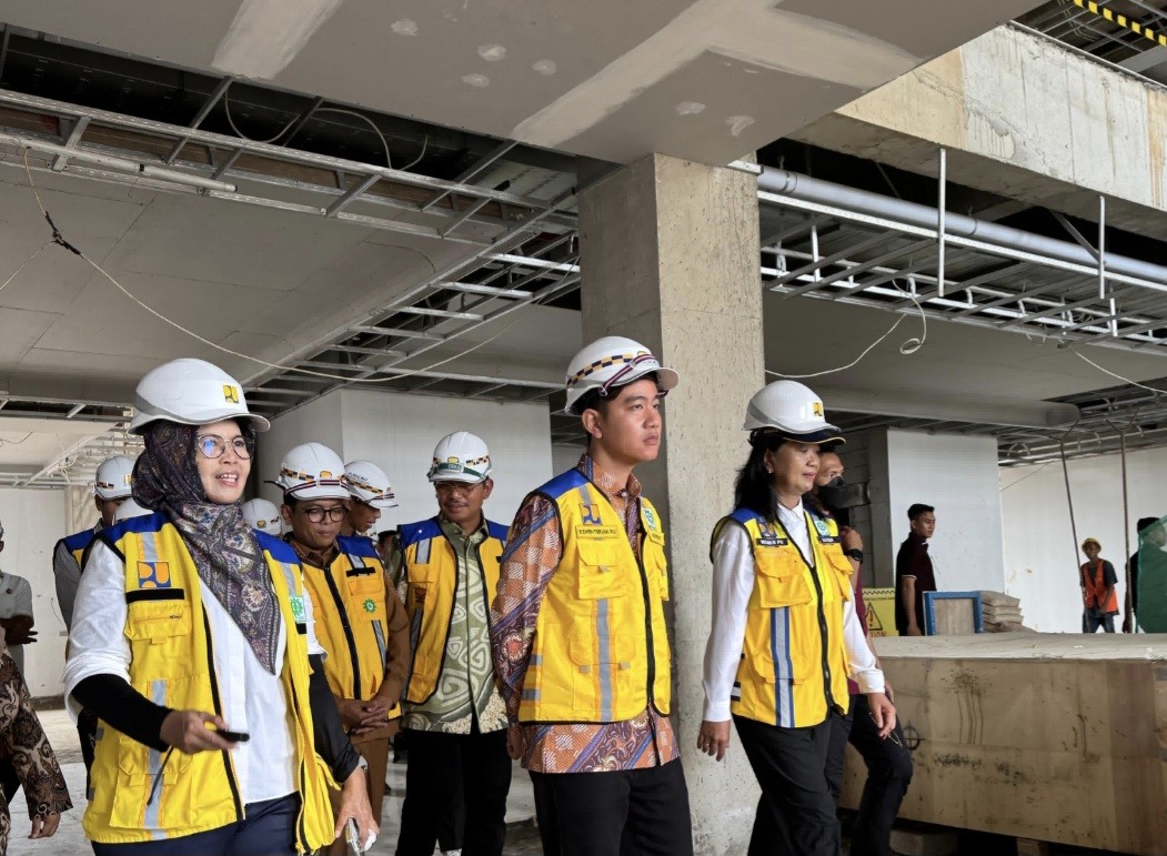 Gibran Tinjau Pembangunan Universitas Syekh Nawawi Banten, Target Rampung April 2025 (FOTO:Dok Ist)
