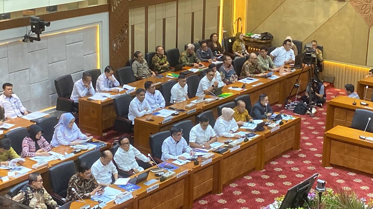Menaker Data Ulang Mantan Pekerja Sritex (SRIL) yang Siap Bekerja Lagi dengan Skema Baru. (Foto Achmad/MPI)
