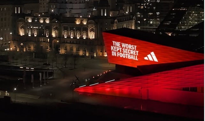 Liverpool resmi gandeng Adidas sebagai apparel mulai Agustus 2025. Kontrak senilai Rp1,27 triliun/tahun ini menandai reuni bersejarah. (foto: MNC Media)
