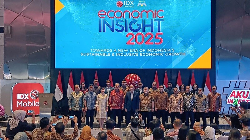 IDX Channel Economic Insight 2025: Eksplorasi Strategi Capai Pertumbuhan Ekonomi Berkelanjutan (foto dinar)