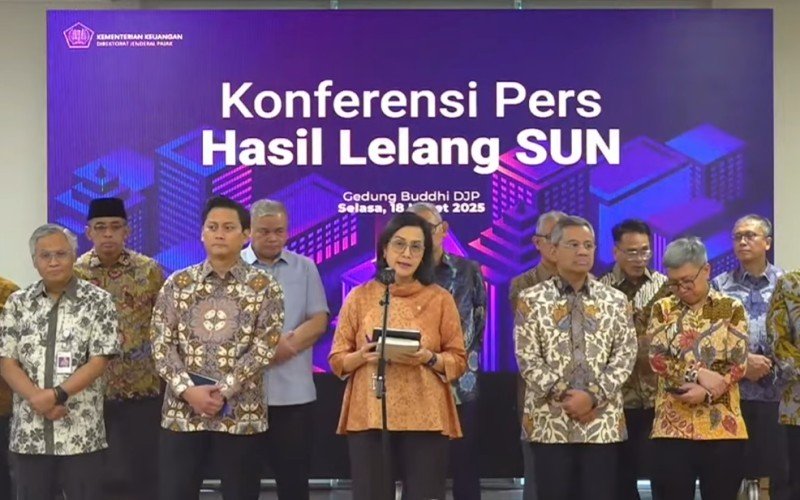 Menkeu Sri Mulyani berupaya menenangkan pasar setelah Indeks Harga Saham Gabungan atau IHSG anjlok 6,2 persen pada hari ini Selasa (18/5/2025).