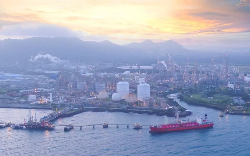 PT Chandra Asri Tbk (TPIA) mengungkapkan progres terbaru soal akuisisi aset kilang dan petrokimia di Singapura. (Foto: Dok. Chandra Asri)