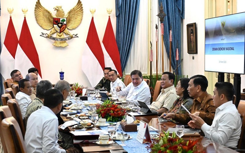 Presiden Prabowo menggelar rapat terbatas dengan menteri untuk membahas revisi dua peraturan pemerintah (PP) guna meningkatkan PNBP dari sektor Minerba.