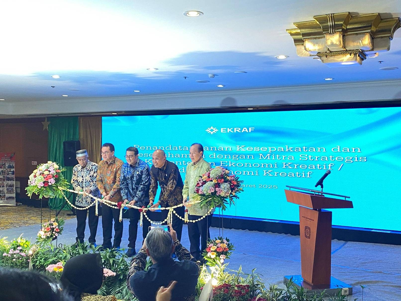 Penandatanganan MoU antara Kementerian Ekraf/Bekraf, BSSN, serta Kementerian Perdagangan di Jakarta, Minggu (23/3/2025). (Foto: IDXChannel/Anggie Ariesta)
