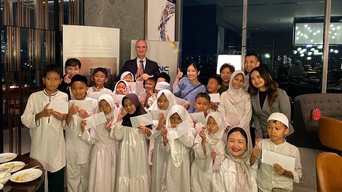 Park Hyatt Jakarta dan MNC Peduli Berbagi Kebahagiaan Ramadan Bersama Anak Yatim Yayasan Al Kahfi. (Foto Anggie/MPI)