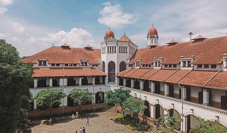 KAI Pertama Kali Buka Lawang Sewu untuk Salat Ied Idulfitri, Biaya Masuk Gratis. (Foto: Eka Setiawan/MNC Media)