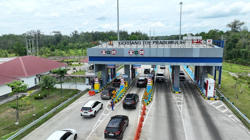 PT Hutama Karya (Persero) menggratiskan lima ruas Jalan Tol Trans Sumatera (JTTS) selama periode arus balik Lebaran 2025. (foto: Hutama Karya)