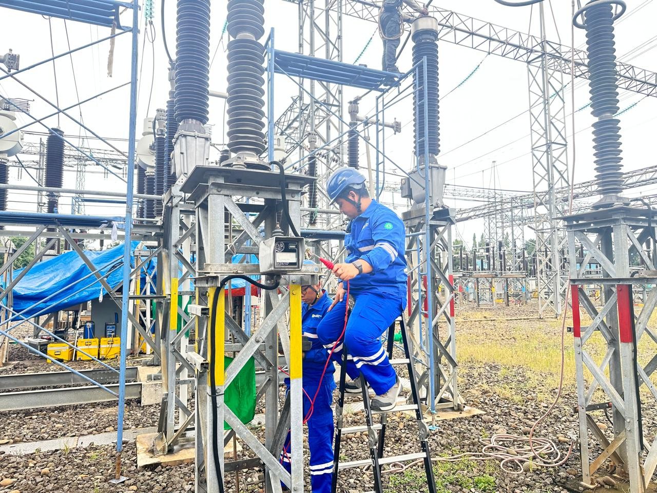 Terjadi gangguan kelistrikan sesaat di Gardu Induk 150 kV Gandul yang menyebabkan listrik padam pada sebagian kecil lokasi di bagian selatan Jakarta. (foto: PLN