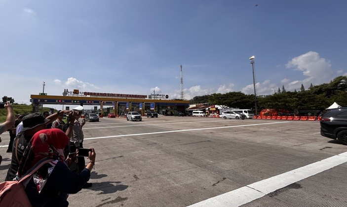 Oneway Nasional Resmi Diterapkan dari GT Kalikangkung Pagi Ini (foto dinar)