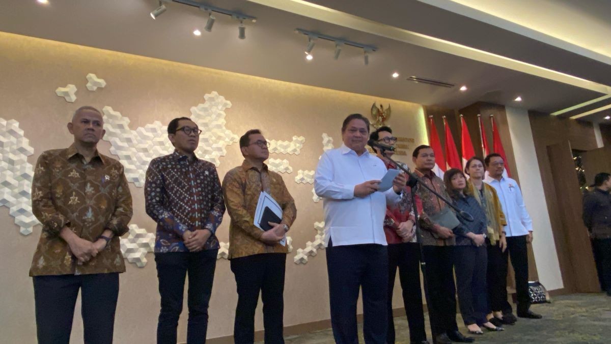 Airlangga Sebut Sektor Makanan dan Pakaian Paling Terdampak Tarif Impor AS. (Foto: Anggie/MNC Media)