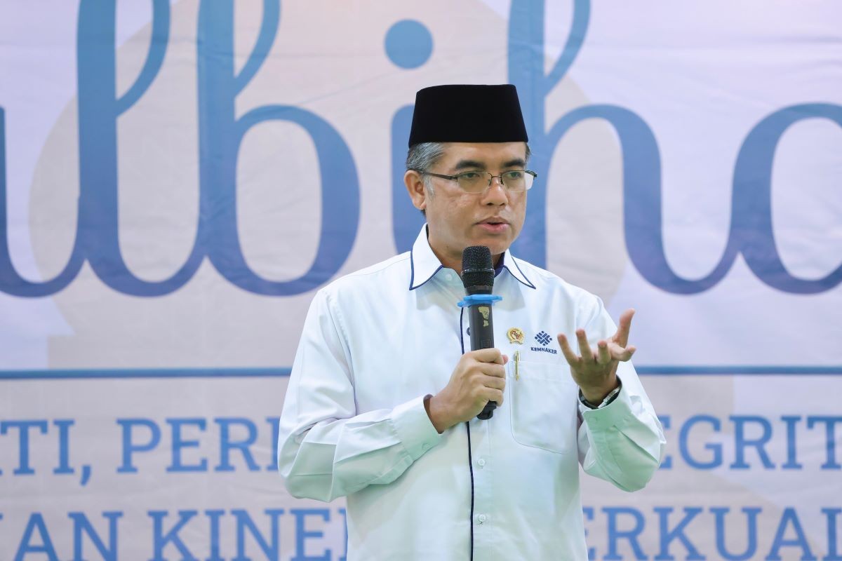 Kemnaker Terbitkan Surat Edaran Larangan Penahanan Ijazah, Ini Empat Poin Pentingya  (iNews Media Group)
