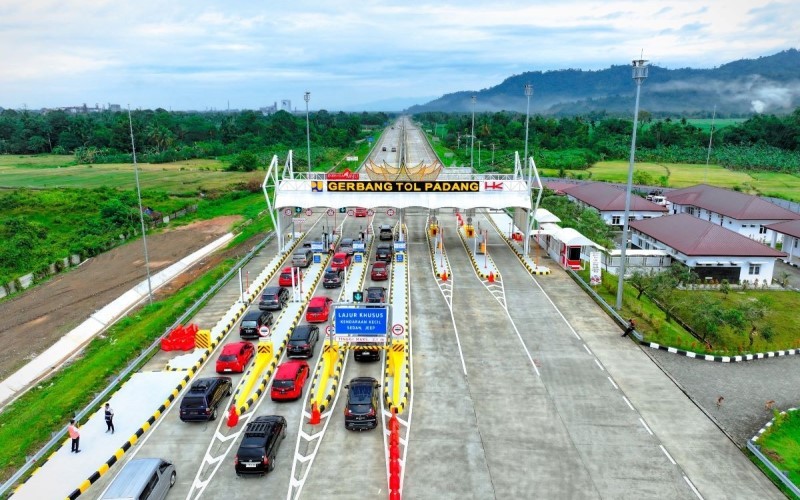 Kehadiran Tol Pekanbaru-Padang dan Sigli-Banda Aceh dimanfaatkan oleh banyak pemudik saat Lebaran 2025. (Foto: MNC Media)
