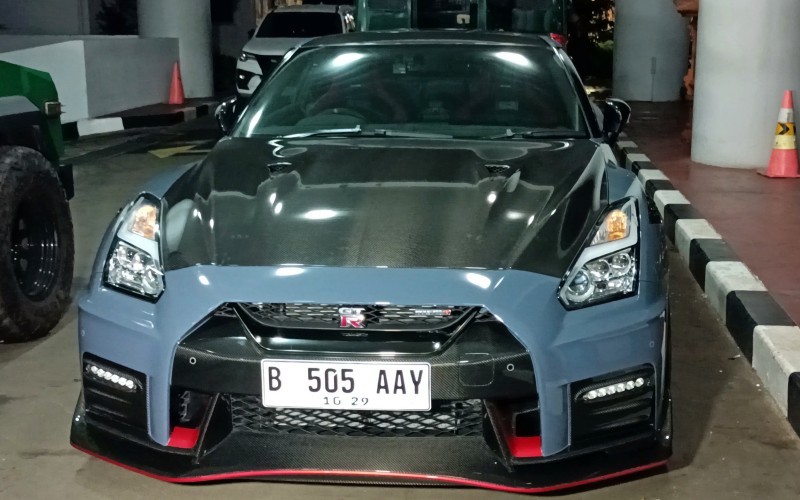 Begini Penampakan Mobil Mewah yang Disita Kasus Suap Putusan Lepas Kasus Korupsi CPO