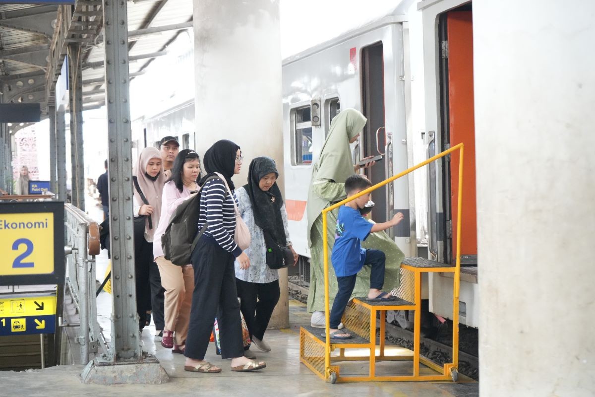 KAI Layani 33 Ribu Penumpang selama Libur Panjang Paskah 2025. (Foto: Dok. KAI)