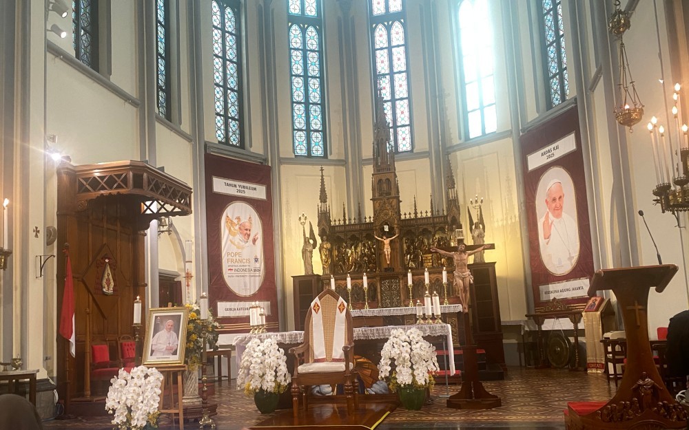 Gereja Katedral Jakarta akan menggelar Misa Requiem dan upacara duka untuk berpulangnya pemimpin tertinggi Gereja Katolik sedunia Paus Fransiskus.