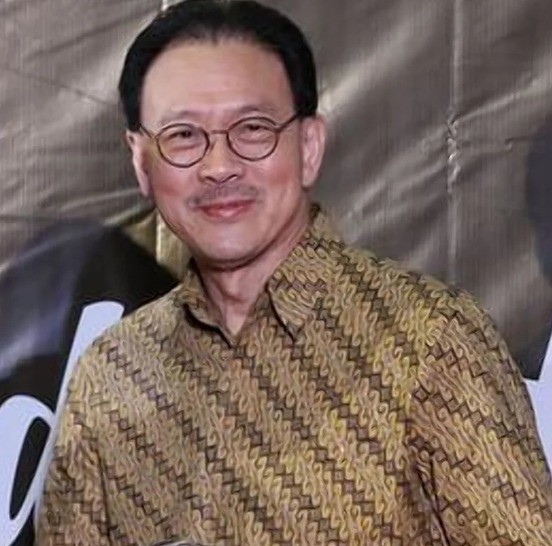Siapa Pemilik Optik Melawai? Keluarga Pengusaha Toko Kacamata Sampai ke Cucu. (Foto: Tatler Asia)