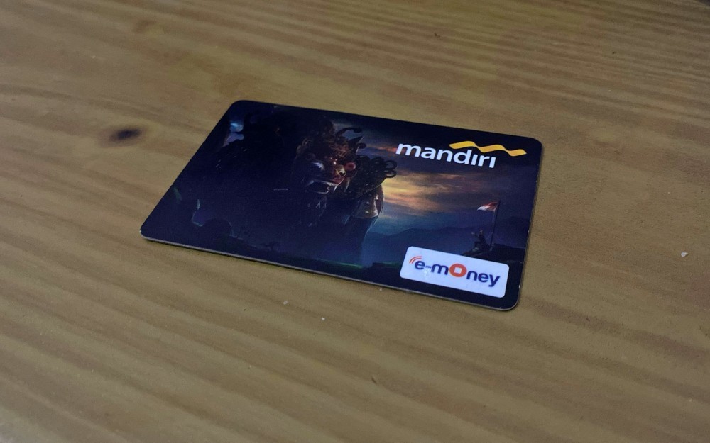 Uang elektronik alias e-money masih bisa digunakan untuk membayar tiket perjalanan KRL atau Commuter Line. (Foto: Nur Ichsan Yuniarto/IDXChannel)