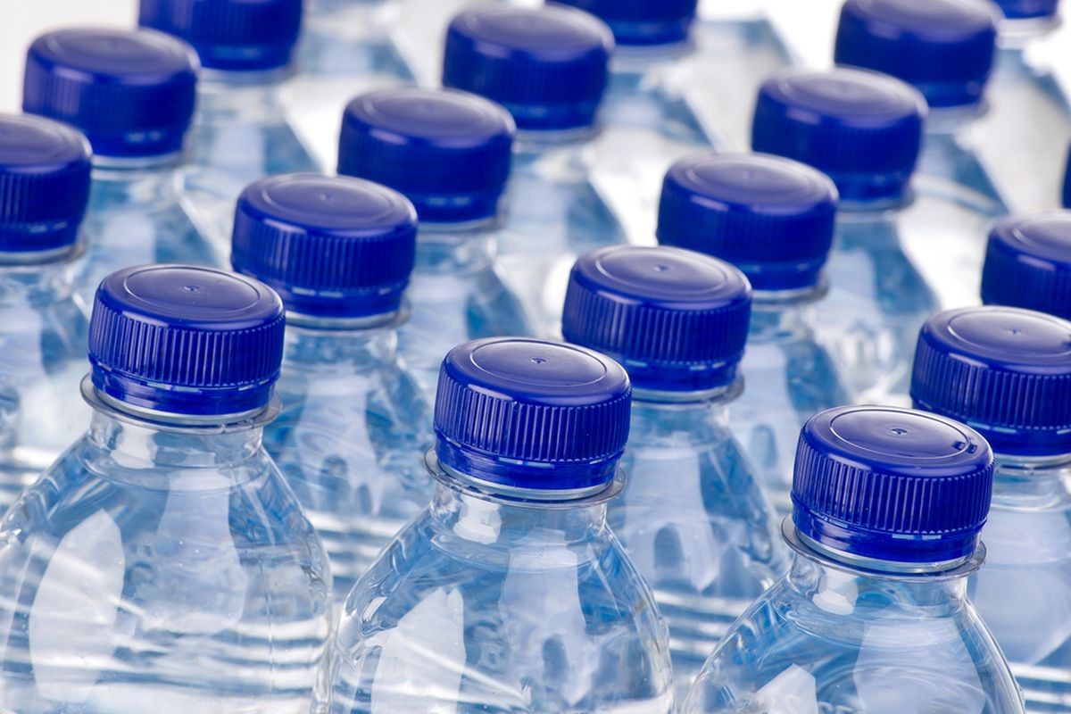 Minim Sampah, Ketahui 4 Alasan Bali Larangan Penjualan AMDK di Bawah 1 Liter. (Foto: Alasan Bali Larangan Penjualan AMDK di Bawah 1 Liter)
