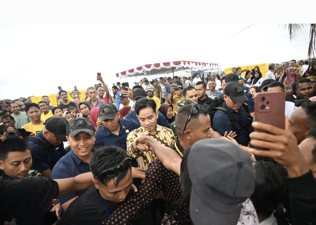 Berkunjung ke NTT, Wapres Beri Bantuan ke Petani dan Nelayan (FOTO:Binti M)