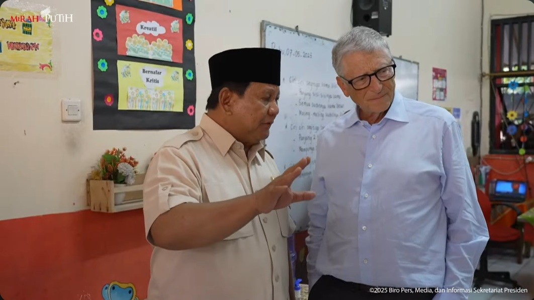 Prabowo Ajak Bill Gates Tinjau Pelaksanaan MBG di SDN Jati 03, Disambut Meriah Siswa. (Foto Tangkapan Layar YT Setpres)