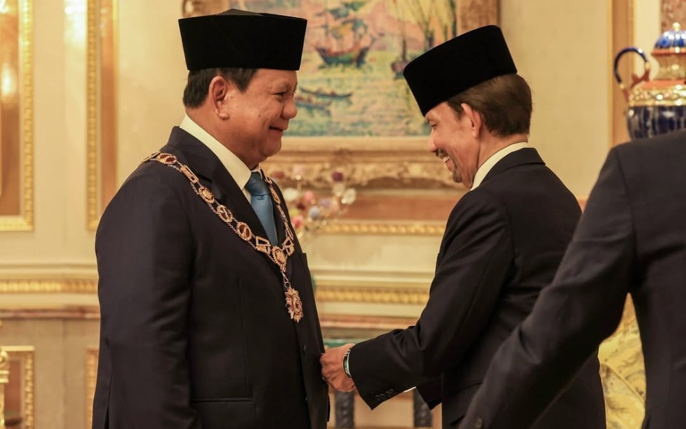 Presiden Prabowo Subianto dianugerahi Bintang Kebesaran Negara Brunei Darussalam. (Sekretariat Kabinet)