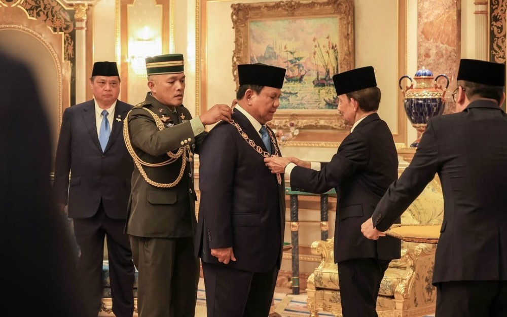 Presiden Prabowo Subianto dianugerahi Bintang Kebesaran Negara Brunei Darussalam. (Sekretariat Kabinet)