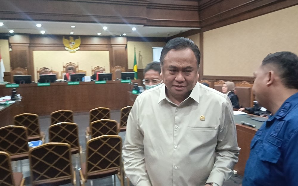 Mantan Mendag  Rachmat Gobel menegaskan jika dia tidak pernah melakukan importasi gula. (Foto: Nur Khabibi/iNews Media Group)