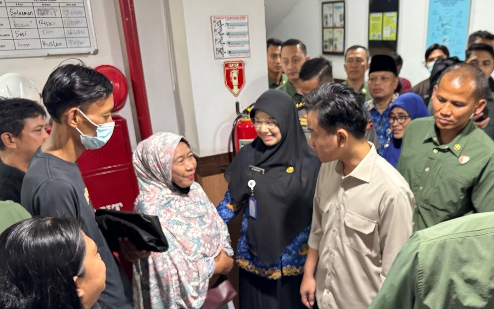 WapresGibran Rakabuming Raka meninjau program cek kesehatan gratis di beberapa Puskesmas Jakarta (