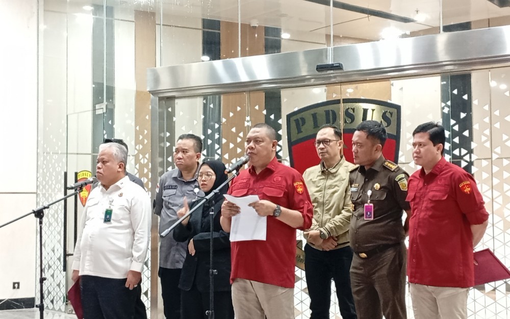 Kejagung menetapkan tiga tersangka kasus dugaan korupsi kredit bank yang merugikan negara Rp692 miliar.(Foto: Aldhi Chandra Setiawan/iNews Media Group)