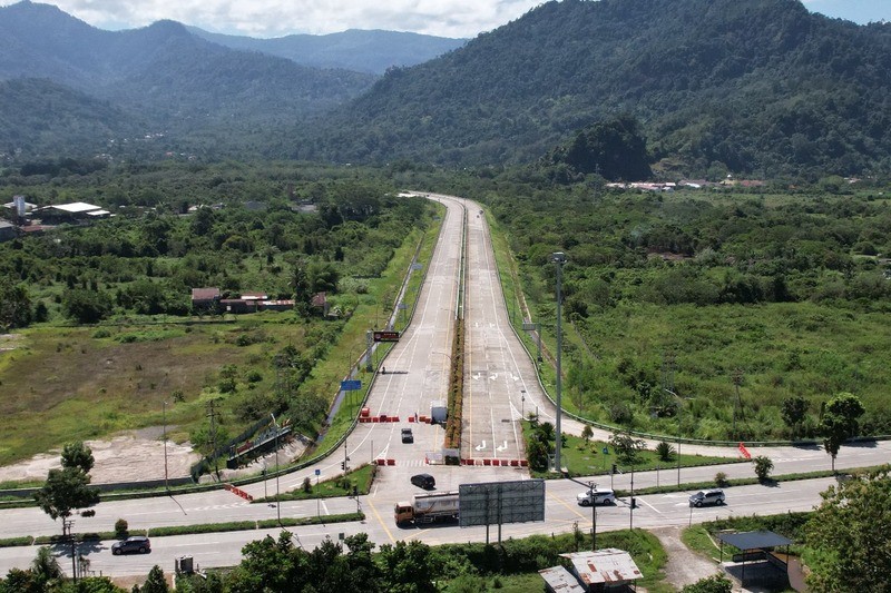 SIG (SMGR) Pasok 88 Ribu Ton Bahan Bangunan untuk Proyek Tol Padang Sicincin (foto: iNews Media Group)