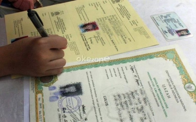 Kemnaker resmi menerbitkan aturan yang melarang perusahaan untuk menahan ijazah pekerja. (Foto: iNews Media Group)