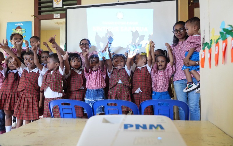 Cerita Guru TK di Pulau Saparua Mampu Pertahankan Sekolah Berkat PNM. (Foto: PNM)