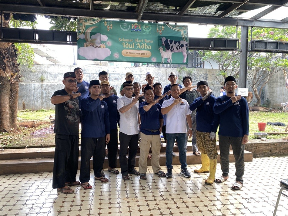 Kadin Indonesia Salurkan Hewan Kurban Sapi ke Laznas Syarikat Islam. (Foto Ari Sandita/IMG)