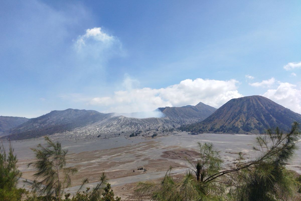 7.734 Wisatawan Kunjungi Gunung Bromo di Libur Iduladha, Terjadi Kemacetan Parah. (Avirista/Inews Media Group)