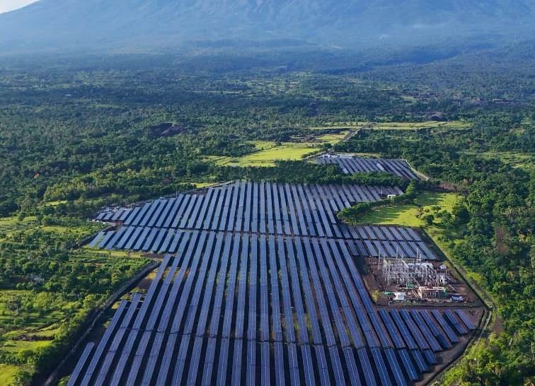 MedcoEnergi (MEDC) Pasang 1.500 Panel Surya di Blok Corridor, Tekan Emisi hingga 934 Ton CO2e (Foto: dok MEDC)
