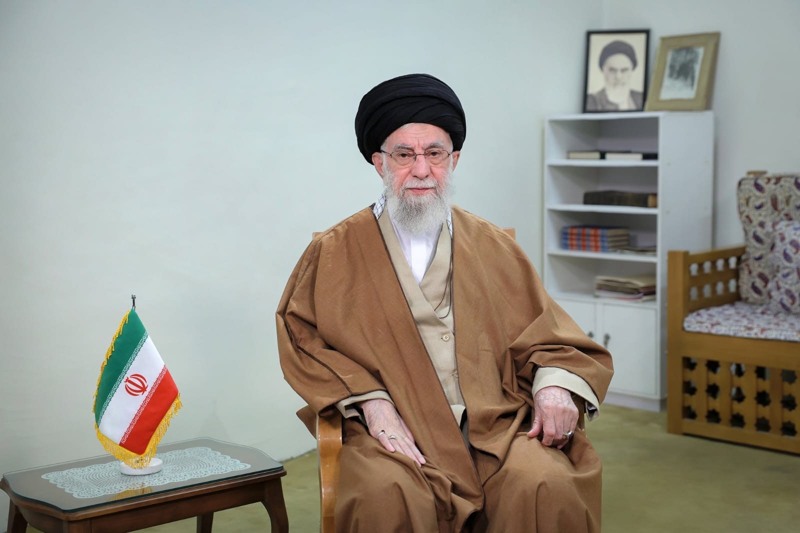 Trump Enggan Lengserkan Penguasa Iran usai Gencatan Senjata. (Foto: khamenei.ir)