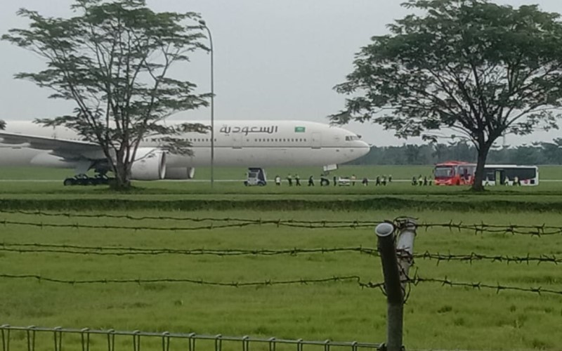 Kemenhub memastikan ancaman bom terhadap pesawat Saudia Airlines yang mengangkut jemaah haji Indonesia asal Surabaya adalah hoaks. (Foto: iNews Media Group)