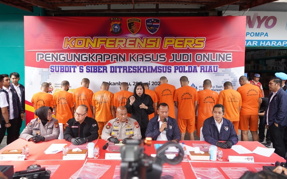 Polisi mengungkap jaringan judi online berskala besar. Tak main-main, omzetnya mencapai Rp3,6 miliar. (Humas Polri)