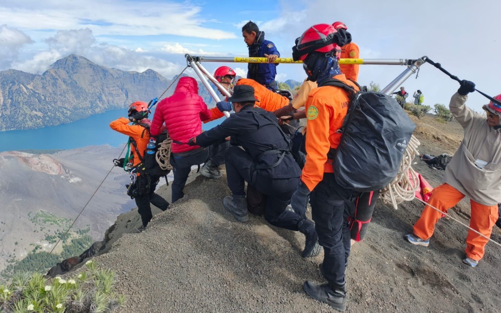 Kronologi Jatuh hingga Evakuasi Juliana Marins, Pendaki Brasil yang Meninggal di Gunung Rinjani (Basarnas)