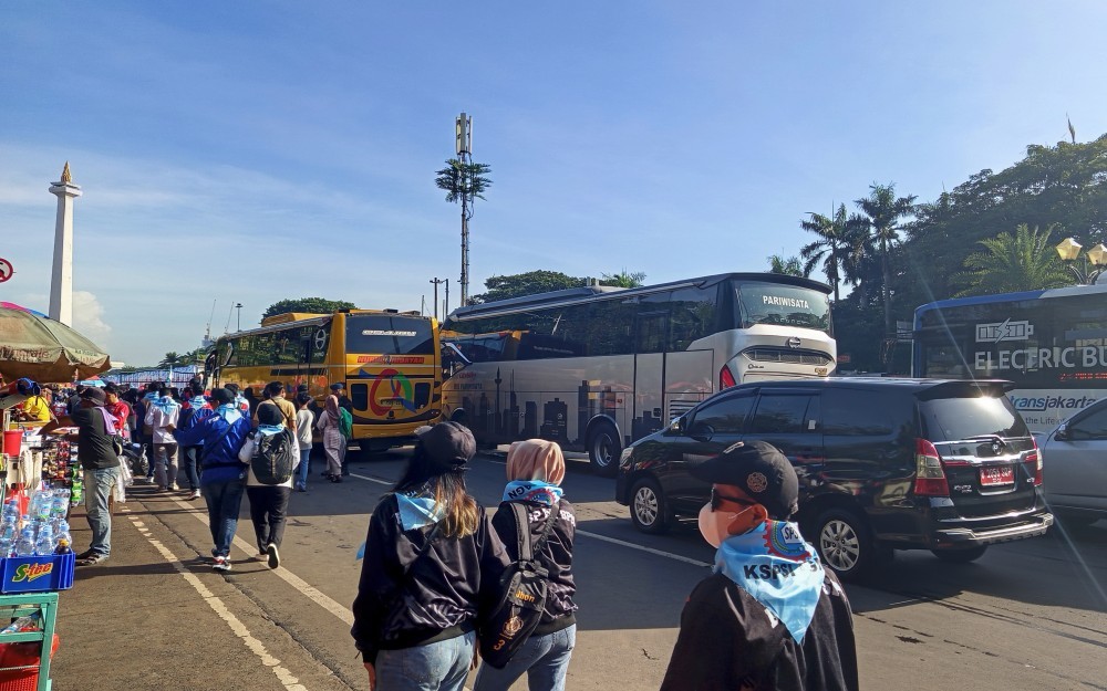 Upacara Hari Bhayangkara ke-79, Jalur Tugu Tani hingga Monas Macet (Jonathan Simanjuntak/iNews Media Group)