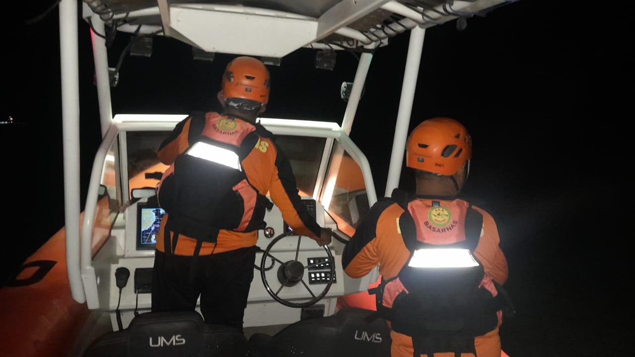 Gelombang Laut Tinggi dan Arus Kuat Selat Bali Jadi Tantangan Pencarian Korban KMP Tunu Pratama. (Foto Istimewa)