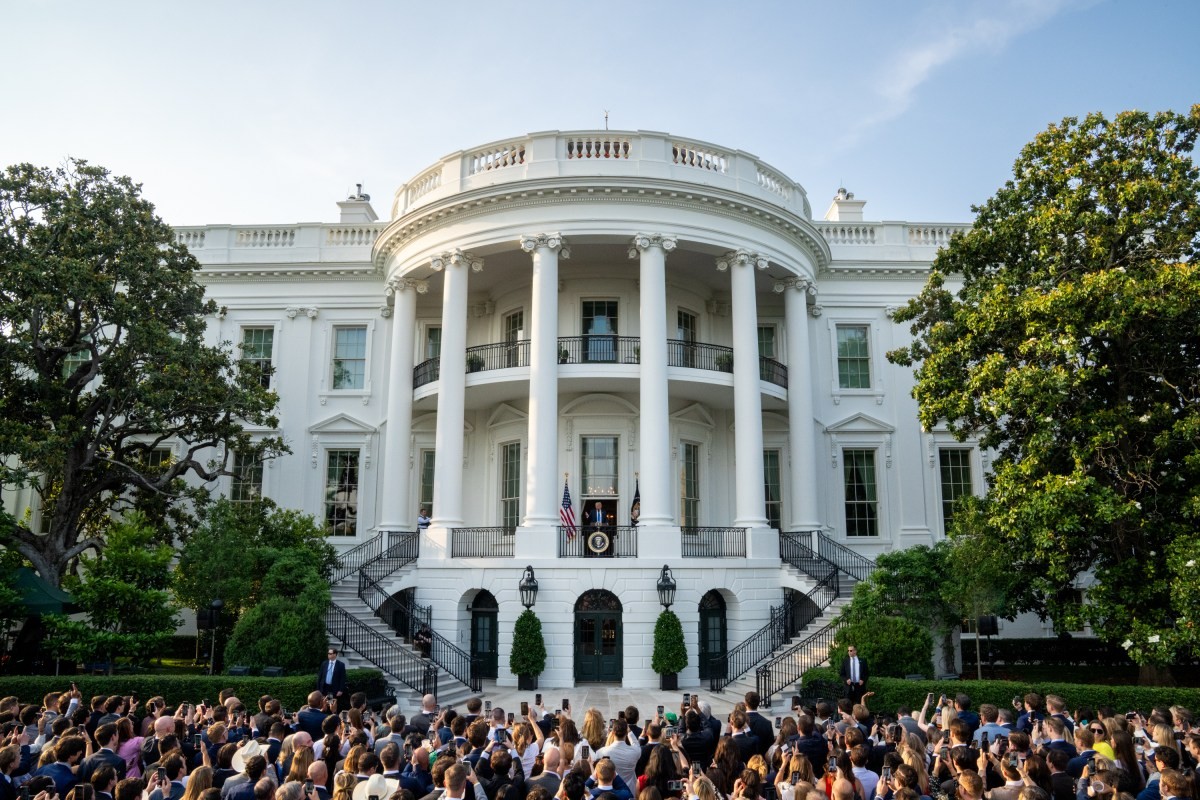  White House)
